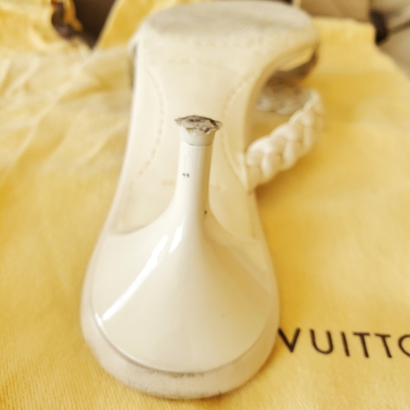 Louis Vuitton ladies sandals - Picture 15 of 16